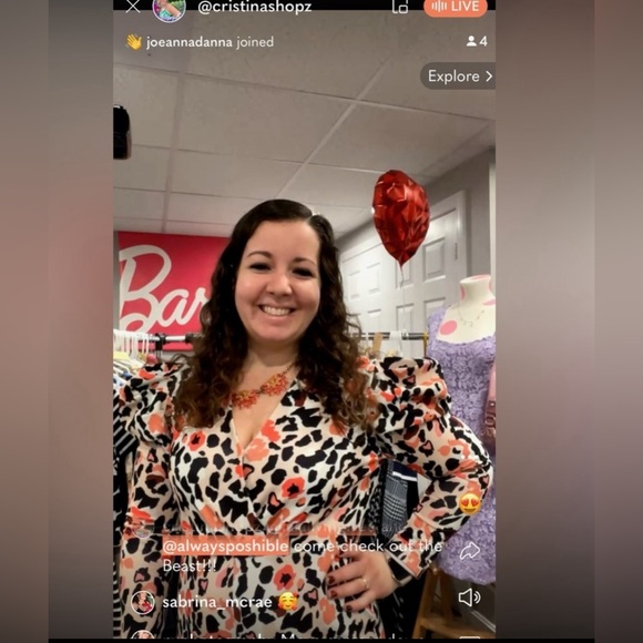 🚨@cristinashopz is Live NOW!!! 🚨 Come grab those deals!🥰 - Picture 8 of 16